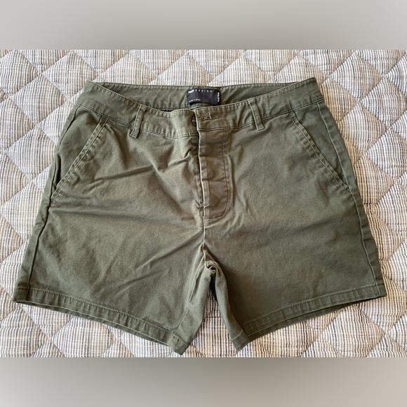 Men’s Shorts - Picture 1 of 2